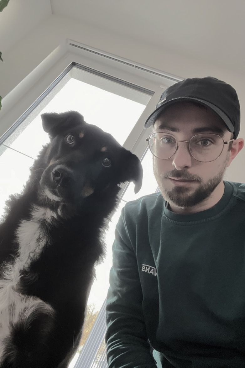 Together with my dog in the home office